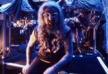 Mike Portnoy Suddenly Gets Sick Onstage